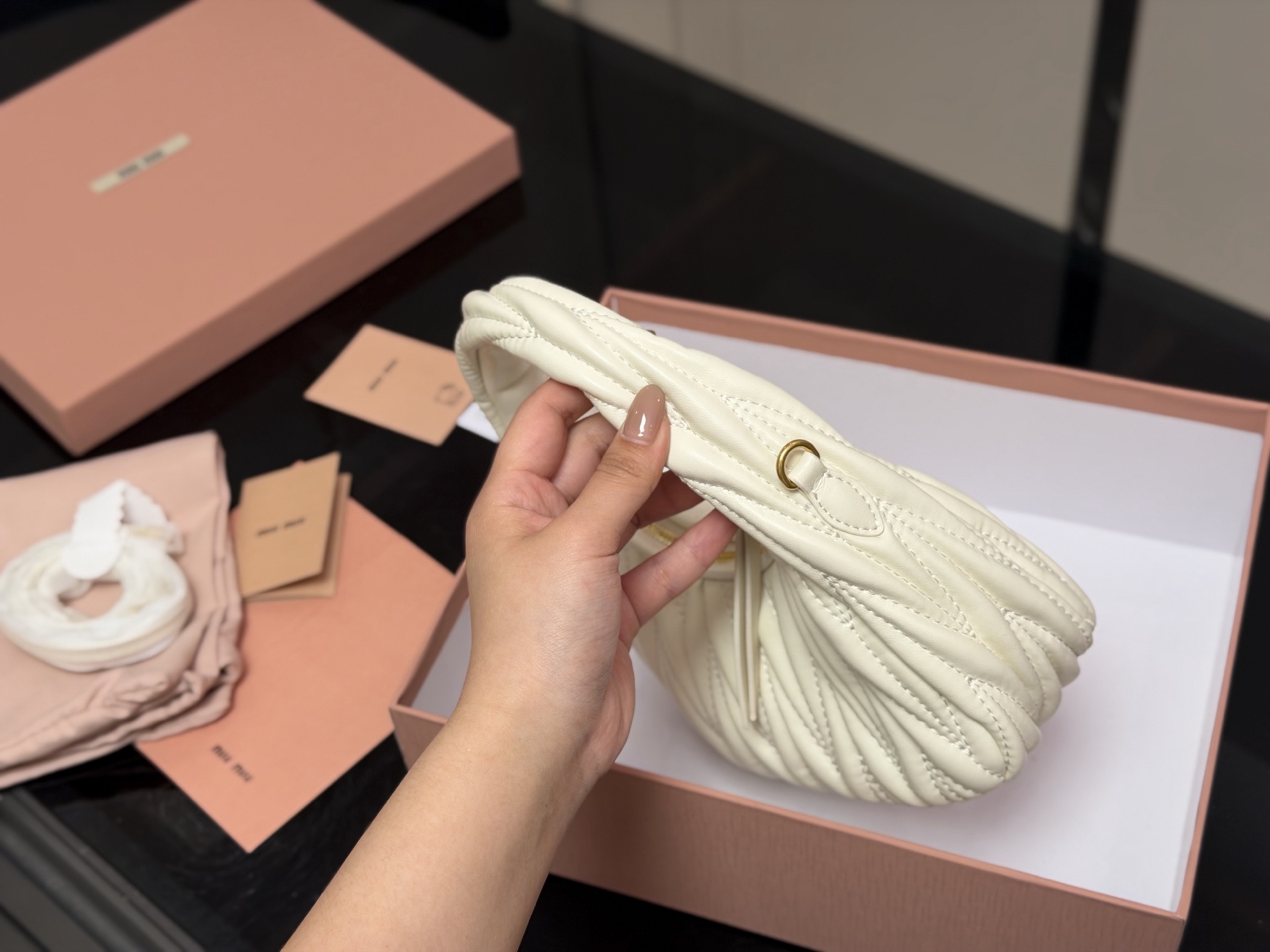 Miu Miu Sac Femme 22×11 cm